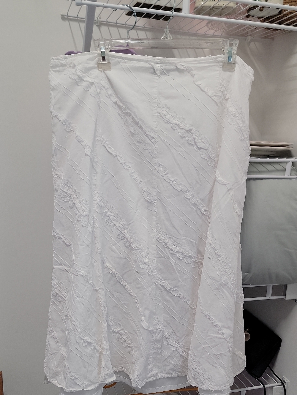 Tribal White Women's Mid-Length "Lined" Skirt - Classic Textured Design Size 16